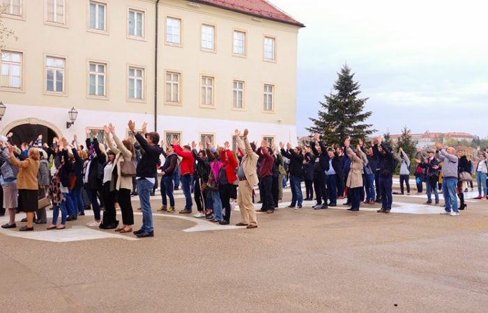 Snimanje naše milenijske fotografije | Prva privatna gimnazija zagreb