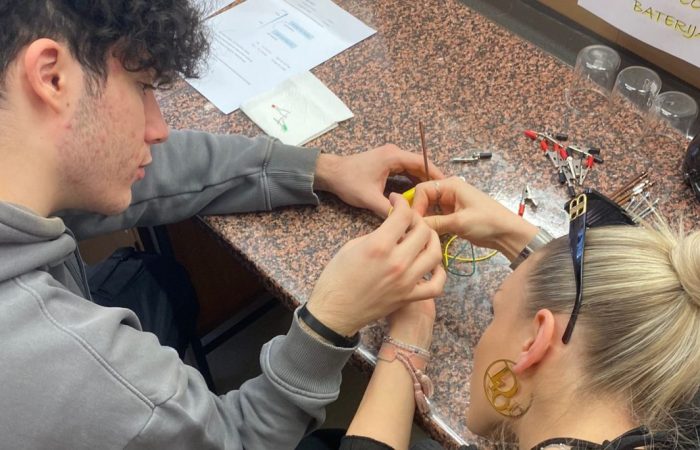 Bili smo na radionicama Fakulteta kemijskog inženjerstva PPG prva privatna gimnazija zagreb