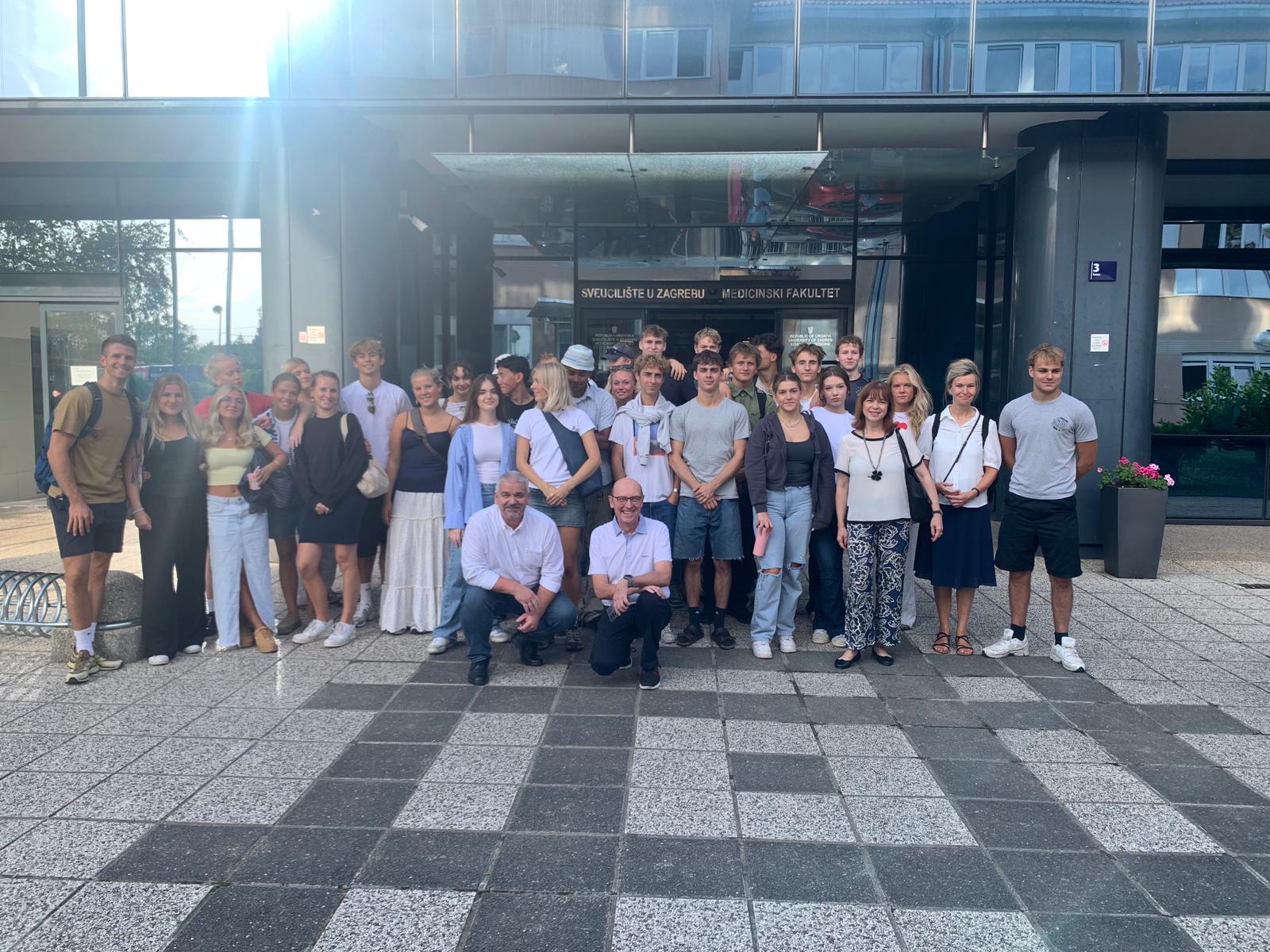 Proučavali smo krv na Medicinskom fakultetu s prijateljima iz danske gimnazije Rysensteen PPG prva privatna gimnazija zagreb