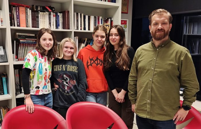 Posjet novinarske grupe redakciji Večernjeg lista PPG prva privatna gimnazija zagreb